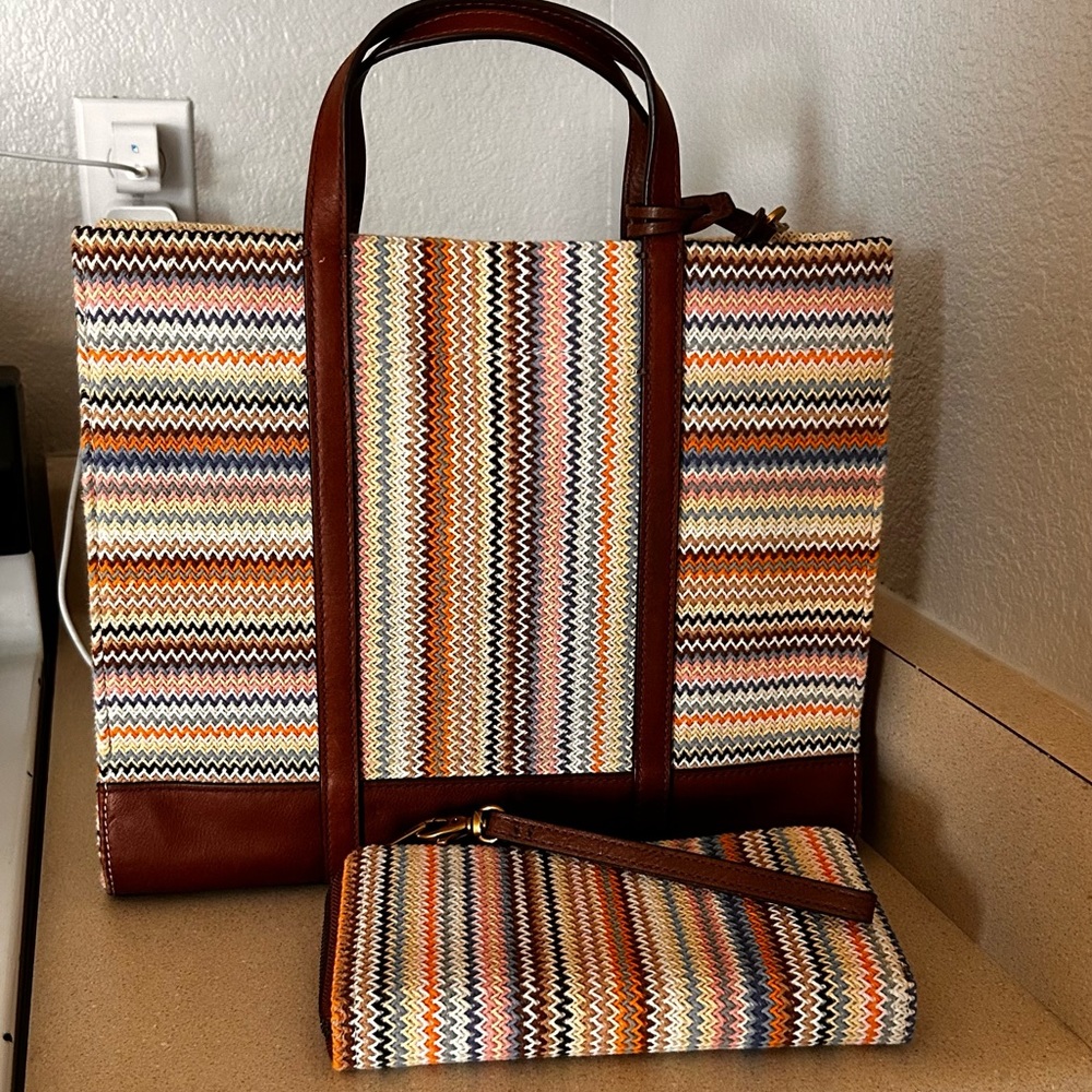 Fossil bag & wallet.